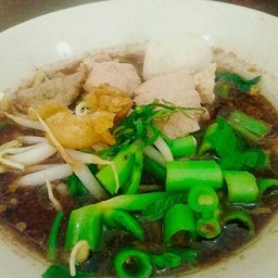 เกาเหลาเนื้อน้ำตก