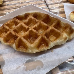 PLAIN WAFFLE CROISSANT