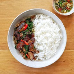 ข้าวพะโล้ผัดกะเพราลุยไฟ