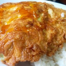 ไข่เจียวหมูสับราดข้าว