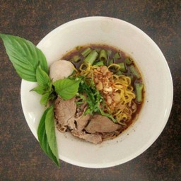 บะหมี่เนื้อน้ำตก