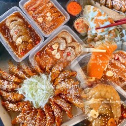 Me’Dong แซลมอน&กุ้งดองซีอิ๊วเกาหลี&เกี๊ยวซ่าทอดกรอบ