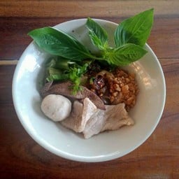 เส้นใหญ่หมูแห้ง