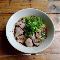 มาม่าเนื้อน้ำตก