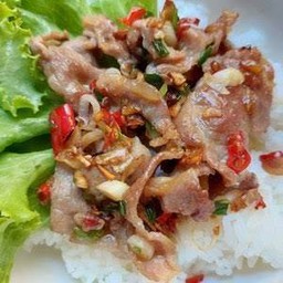 หมูสามชั้นสไลด์ผัดพริกเกลือ