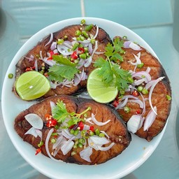 ปลาอินทรีย์แดดเดียวทอด