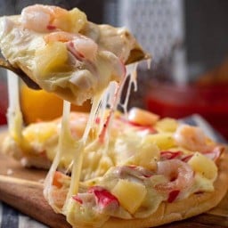 พิซซ่าบางกอกชีสทะลัก & สเต็ก ร่มเกล้า By Michi ร่มเกล้า