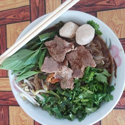 ก๋วยเตี๋ยวน้ำตกหมู