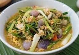 แกงอ่อมไข่ไก่
