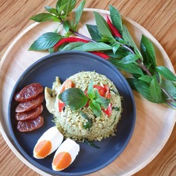 ข้าวผัดพริกแกงเขียวหวานกุ้ง