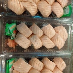 SALMON ROLL เบิร์น