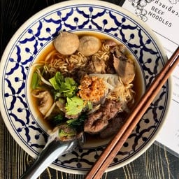 ก๋วยเตี๋ยวไก่ตุ๋น