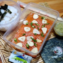 ชุดแซลมอนแล่ซาชิมิ ดองน้ำปลากวน ครบชุด