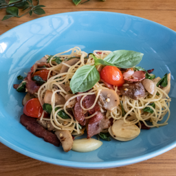 สปาเก็ตตี้เบคอนพริกแห้ง