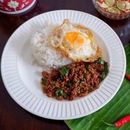 กะเพรา มิสเตอร์ K (ไร้น้ำมัน) & ขนมไทย และตามสั่ง ศาลายา