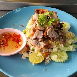ข้าวผัดไก่ทอด