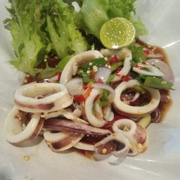 ยำปลาหมึกสด
