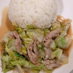 ผัดผักกาดขาวราดข้าว