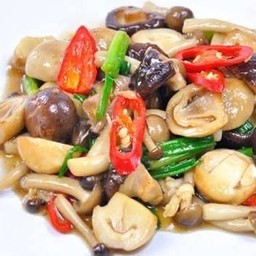 ข้าว เห็ดรวมผัดหมูน้ำมันหอย