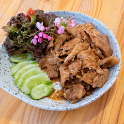 หมูกระเทียม