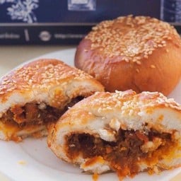 หมูแดงไข่เค็มทอด