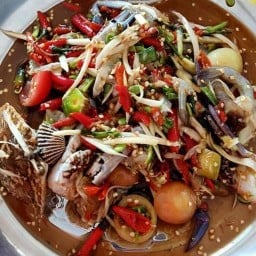 เจ๊หมวยส้มตำชุดปลาเผา -