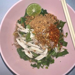 เตี๋ยวไก่ ต้มยำ มะนาวสด