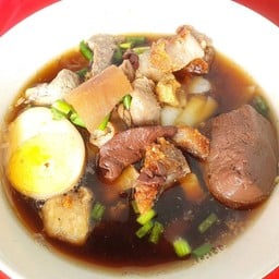 ก๋วยจั๊บโบราณ ชุมชน๑๐๐ปี