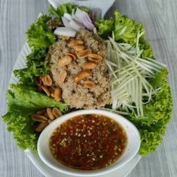 ยำปลาดุกฟู สุชาติ