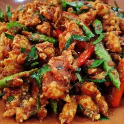 ผัดพริกแกงไก่ ถั่วฝักยาว(เป็นกับ)