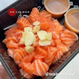 ยำแซลมอนซีฟู้ด