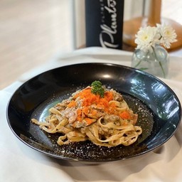 Truffle Cream Sauce Fettuccine With Mushrooms, Bacon & Tobiko