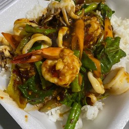 กระเพราทะเล 😋😋😋