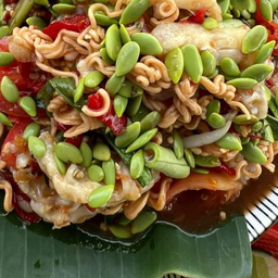 ตำมาม่าเล็บมือนาง