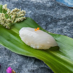 (24) ซูชิปลาหมึก