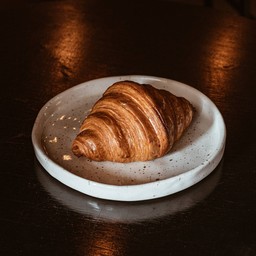 PLAIN CROISSANT