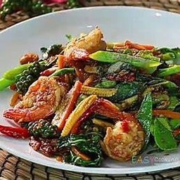 เส้นใหญ่ขี้เมาทะเล