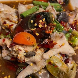 ตำซุปเปอร์ตรีนไก่ไข่เยี่ยวม้า