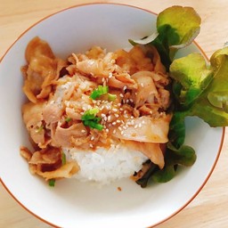ข้าวหน้าหมูเกาหลี