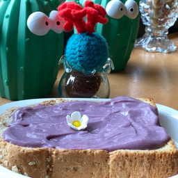 ปังโฮลวีทปิ้งสังขยามันม่วง