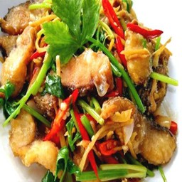 ปลาทอดผัดคื่นฉ่าย