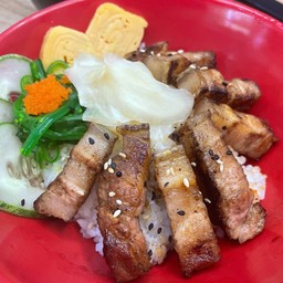 ข้าวหมูทอดซอสโชยุ