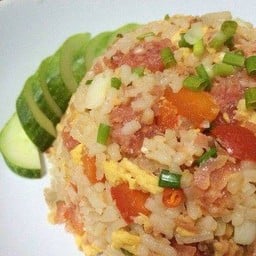 ข้าวผัดแหนม