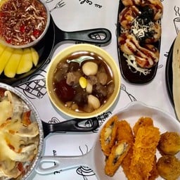 จีจี หมูไก่ทอดพริกสด แอนด์ ทาโกะยากิ