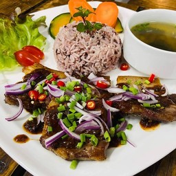 ข้าวหมูสามชั้นจี๊ดจ๊าด