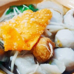ก๋วยเตี๋ยวลูกชิ้นปลาน้ำใส