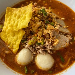 ก๋วยเตี๋ยววุ้นเส้นต้มยำหมู