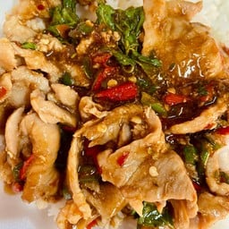 ผัดกะเพราหมูชิ้น