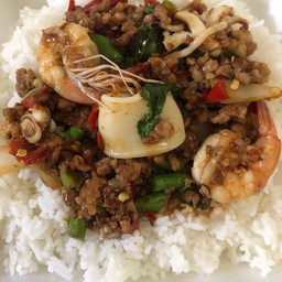 กระเพราทะเล+หมูสับ