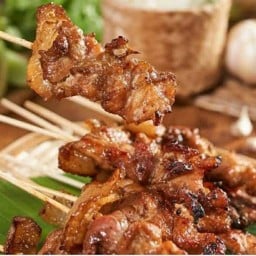 ป้าอ๋อหมูปิ้งแสนอร่อย